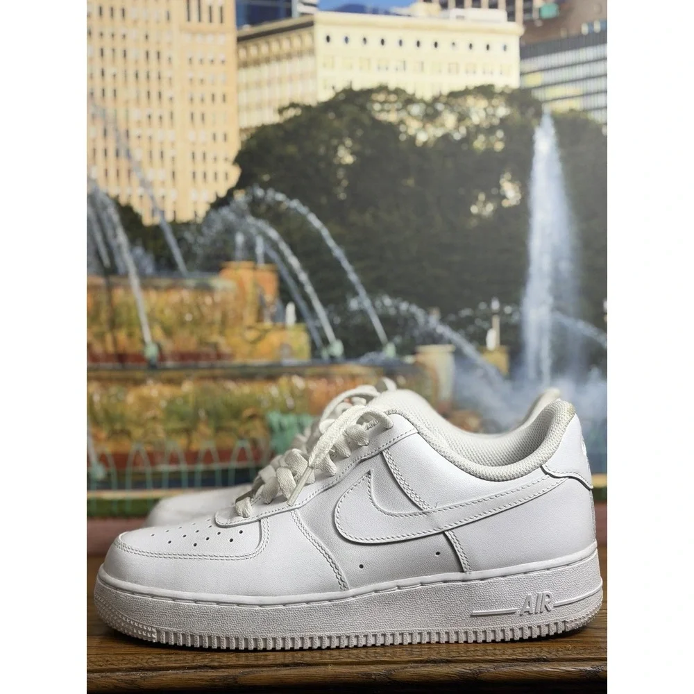 Nike Air Force 1 '07 Low Top Triple White Leather Sneakers CW2288-111 Sz 7.5